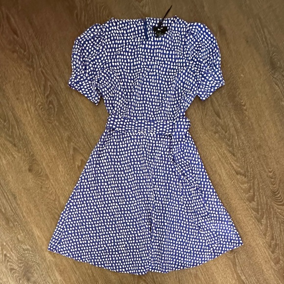 NEW DKNY Petite Size 2 2P Iris Dot Print Short
Puff Sleeve Neck Tie
Waist Dress - Picture 7 of 7